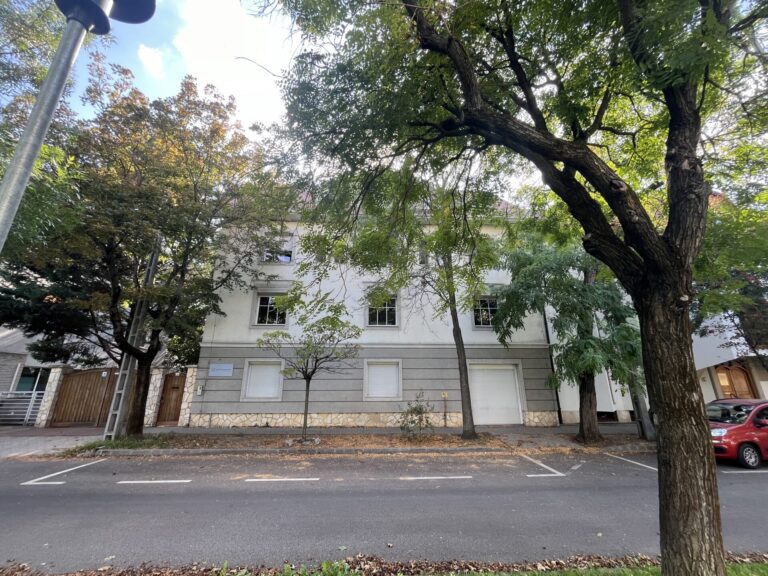 Eladó 4 szintes irodaépület